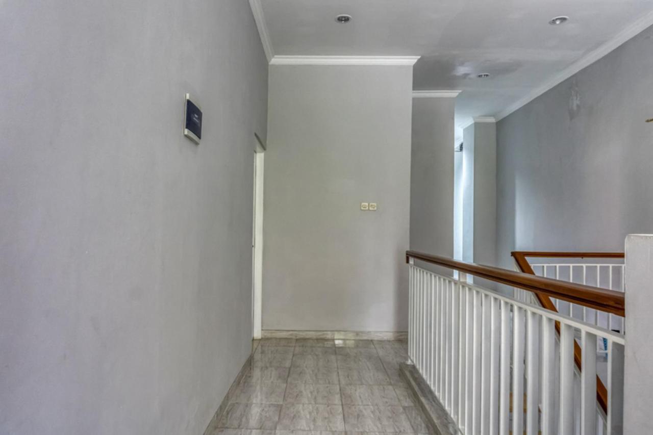 Hotel RedDoorz near Sindu Kusuma Edupark 2 Cebongan Exterior foto